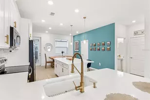 1808 Fender Ln, Sarasota, FL 34240 - Photo 9