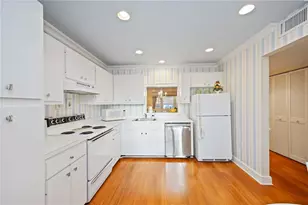 467 Palm Tree Dr, Bradenton, FL 34210 - Photo 11