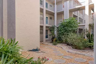 1330 Glen Oaks Dr E, Sarasota, FL 34232 - Photo 5