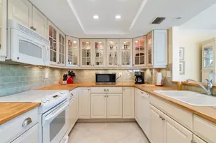 8767 Midnight Pass Rd, Sarasota, FL 34242 - Photo 9