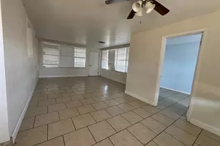 2118 Dodge Ave, Sarasota, FL 34234 - Photo 3