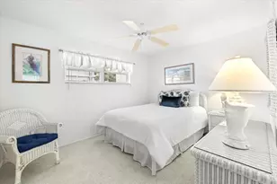 1300 N Portofino Dr, Sarasota, FL 34242 - Photo 17