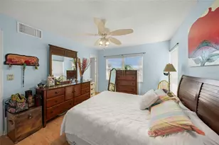 7193 W Country Club Dr N, Sarasota, FL 34243 - Photo 21