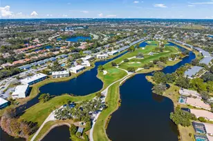 7193 W Country Club Dr N, Sarasota, FL 34243 - Photo 5