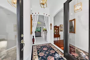 8023 Desoto Woods Dr, Sarasota, FL 34243 - Photo 9