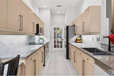 8023 Desoto Woods Drive, Sarasota, FL 34243 - Photo 19