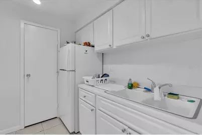 2701 Hidden Lake Drive N #E, Sarasota, FL 34237 - Photo 5