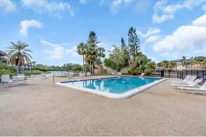 2701 Hidden Lake Drive N #E, Sarasota, FL 34237 - Photo 13