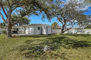 817 Harbor Dr S, Venice, FL 34285 - Photo 27