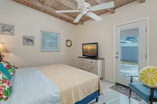 817 Harbor Dr S, Venice, FL 34285 - Photo 15