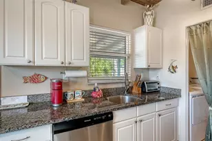 817 Harbor Dr S, Venice, FL 34285 - Photo 13