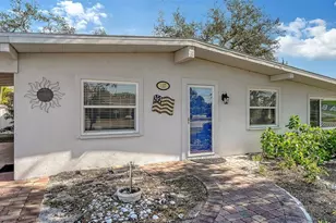 817 Harbor Dr S, Venice, FL 34285 - Photo 5