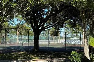 2630 Coconut Bay Ln, Sarasota, FL 34237 - Photo 31