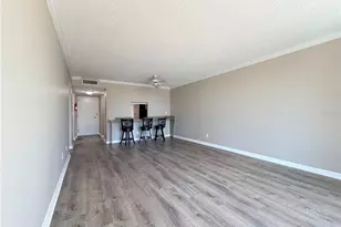 2630 Coconut Bay Ln, Sarasota, FL 34237 - Photo 9