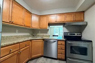 2630 Coconut Bay Ln, Sarasota, FL 34237 - Photo 3