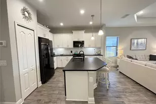 21645 Avon Park Ct, Venice, FL 34293 - Photo 3