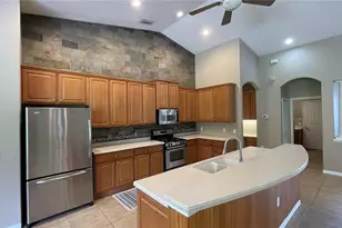 7704 Drayton Cir, University Park, FL 34201 - Photo 7