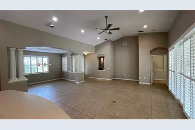 7704 Drayton Circle, University Park, FL 34201 - Photo 5