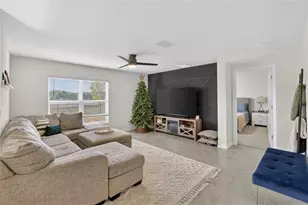 7511 Rosewood Garden Loop, Tampa, FL 33637 - Photo 11