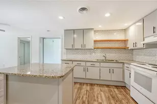 2374 Arlington St, Sarasota, FL 34239 - Photo 7