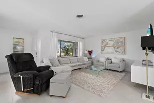 6835 Roxbury Dr, Sarasota, FL 34231 - Photo 3