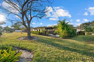 6835 Roxbury Dr, Sarasota, FL 34231 - Photo 29