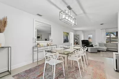 6835 Roxbury Drive, Sarasota, FL 34231 - Photo 9