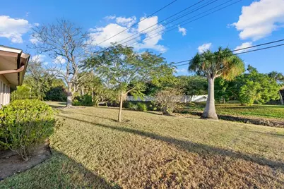 6835 Roxbury Drive, Sarasota, FL 34231 - Photo 31