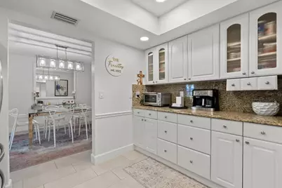 6835 Roxbury Drive, Sarasota, FL 34231 - Photo 13