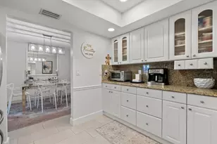 6835 Roxbury Dr, Sarasota, FL 34231 - Photo 13