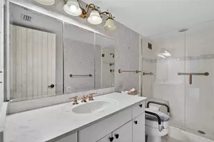 1111 N Gulfstream Ave, Sarasota, FL 34236 - Photo 31