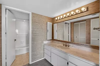 1111 N Gulfstream Avenue #8D, Sarasota, FL 34236 - Photo 29