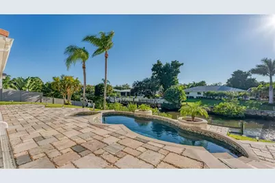 7300 Cove Terrace, Sarasota, FL 34231 - Photo 49