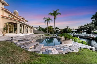 7300 Cove Terrace, Sarasota, FL 34231 - Photo 9