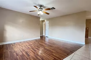 933 SE 26th St, Cape Coral, FL 33904 - Photo 9