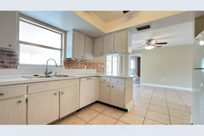 933 SE 26th Street, Cape Coral, FL 33904 - Photo 3