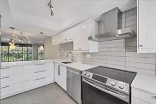 3363 Cross Creek Dr, Sarasota, FL 34231 - Photo 7