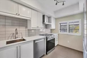 3363 Cross Creek Dr, Sarasota, FL 34231 - Photo 5