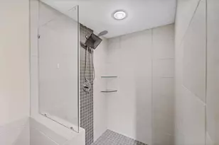 3363 Cross Creek Dr, Sarasota, FL 34231 - Photo 17