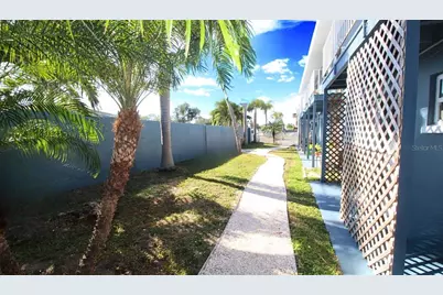 3001 Bee Ridge Road #207, Sarasota, FL 34239 - Photo 15