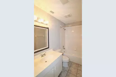 4218 Saint Charles Drive, Sarasota, FL 34243 - Photo 11