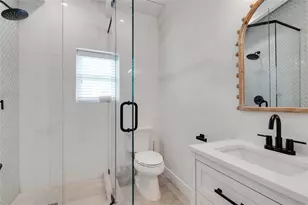 305 73rd St, Holmes Beach, FL 34217 - Photo 53