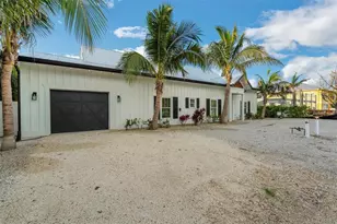 305 73rd St, Holmes Beach, FL 34217 - Photo 25
