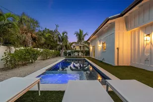 305 73rd St, Holmes Beach, FL 34217 - Photo 11