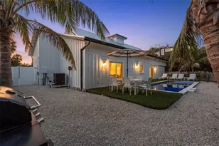 305 73rd St, Holmes Beach, FL 34217 - Photo 5