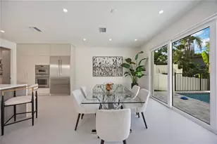 2590 Floyd St, Sarasota, FL 34239 - Photo 11