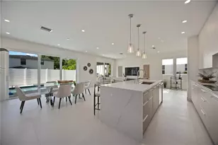 2590 Floyd St, Sarasota, FL 34239 - Photo 17