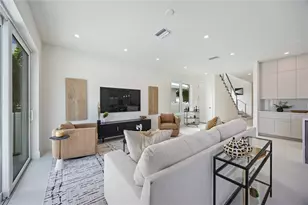 2590 Floyd St, Sarasota, FL 34239 - Photo 7