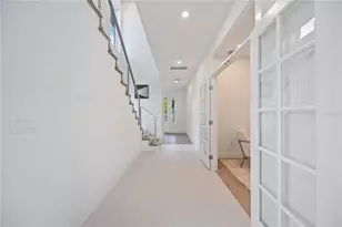 2590 Floyd St, Sarasota, FL 34239 - Photo 3