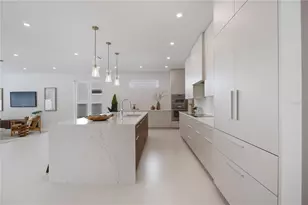 2596 Floyd St, Sarasota, FL 34239 - Photo 5